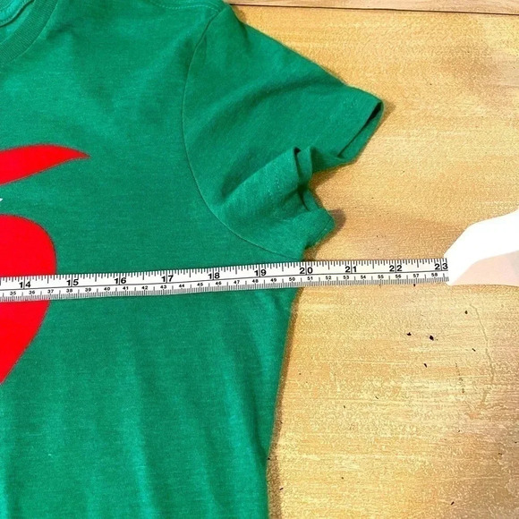 Womens How Bout Them Apples Smash Captain Morgan rum t shirt - Picture 6 of 9